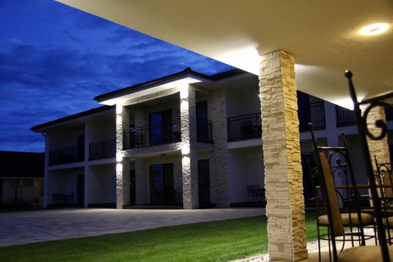 Jazmin Apartmany Veľký Meder Dış mekan fotoğraf