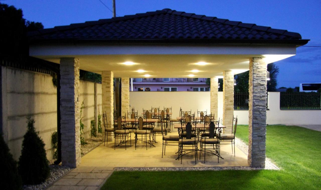 Jazmin Apartmany Veľký Meder Dış mekan fotoğraf